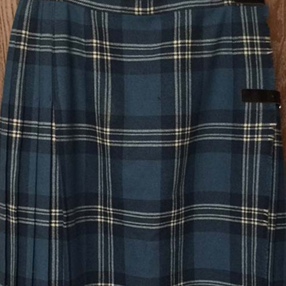 Vintage Kilt Wrap Tartan Style Scottish Plaid 1960s Skirt With Pin Size M-L